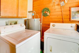 Peaceful Luray Cabin with Hot Tub, Deck and Fire Pit! - Luray - 1