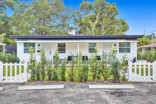 Hallandale Beach Modern apartment Chic Backyard - 9