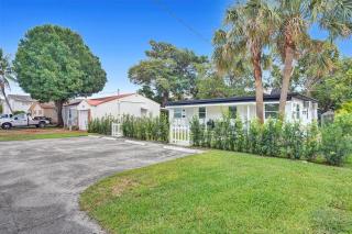 Hallandale Beach Modern apartment Chic Backyard - 7