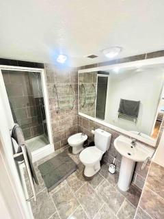 LUXstay 2BR Earls Court Apartment Sleeps up to 10 - Londra - 5