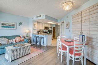 Steps to Boardwalk Condo with Pool in Myrtle Beach - Myrtle Beach - 9