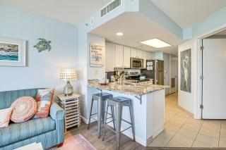 Steps to Boardwalk Condo with Pool in Myrtle Beach - Myrtle Beach - 3
