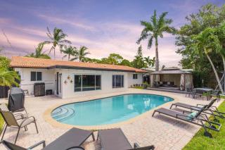 2 miles to Beach~ Pool ~Cabana~ Pool Table - Deerfield Beach - 0