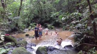 Casa de campo agradável com piscina, parquinho, lago, riacho, quadra, sinuca e mais! - Juquitiba - 1