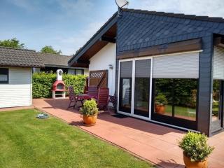 Ferienhaus mit Grill, Garten und Terrasse - Butjadingen - 0