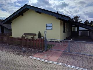 Ferienhaus mit Grill, Garten und Terrasse - Butjadingen - 9