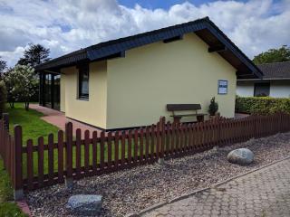 Ferienhaus mit Grill, Garten und Terrasse - Butjadingen - 8