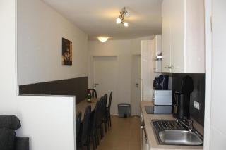 Moderne Ferienwohnung mit großer Terrasse, Trampolin, am Wasser - Saal - 4