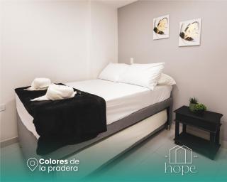 Colores de la pradera by Hope - Guatapé - 2
