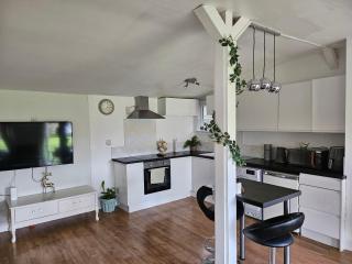 Remarkable 1-Bed Cabin in Dunmow - Great Dunmow - 7