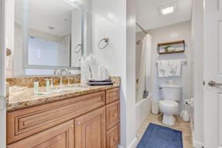 Luxurious Oceanfront Haven, Newly Remodeled 1BR with All-New Furnishings at the Wyndham Ocean Walk - Daytona Beach - 7