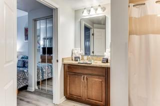Newly Remodeled 10th Floor Oceanfront 1BR Escape at The Wyndham Oceanwalk - Daytona Beach - 3