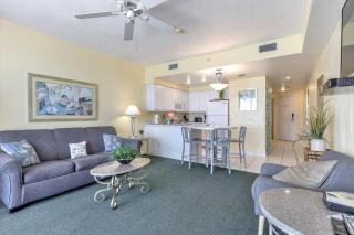 Oceanfront Haven 1BR Direct ocean front with private balcony at The Wyndam Ocean Walk - Daytona Beach - 4