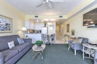 Oceanfront Haven 1BR Direct ocean front with private balcony at The Wyndam Ocean Walk - Daytona Beach - 6