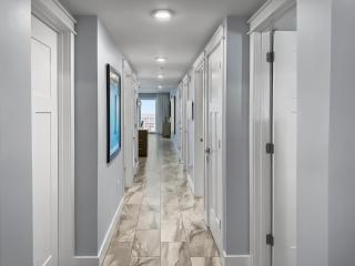 blu #606 Luxury 2 Bd Beachfront Condo - 5