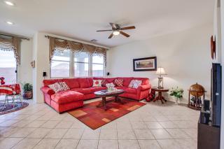 Las Vegas Home with Mtn Views 13 Mi to the Strip! - Las Vegas - 1