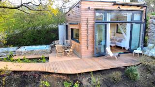 Tinyhouse Minimalus III mit Whirlpool im Grünen - 0