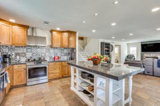 Spacious Glendale Home Walk to State Farm Stadium - Glendale - 5