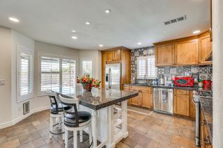 Spacious Glendale Home Walk to State Farm Stadium - Glendale - 3