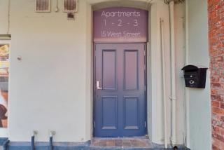 Apt 2, 15 West Street - Hereford - 3