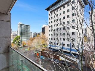 Central Modern Apartment with Remote Working Space - Auckland - 6