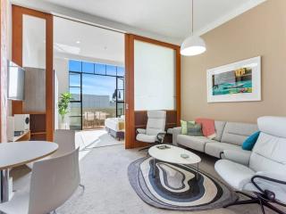 Lovely Bright Apt with Pool and Gym by Zodiak Stays - 5