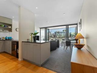 Lovely view apartment - free parking, pool and gym - Auckland - 5