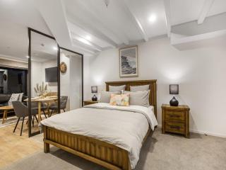 Brand New Condo with Pool and Gym - Auckland - 6