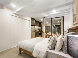 Brand New Condo with Pool and Gym - Auckland - 4