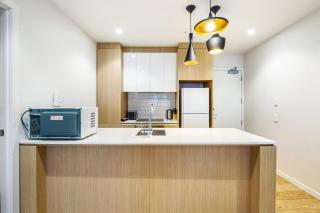 Spacious Mount Eden Apartment - Auckland - 6