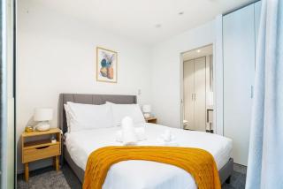 Sleek central apartment with a private balcony - Auckland - 2