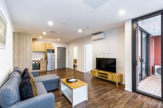 Stunning Ellerslie Apartment + Private Balcony - Auckland - 1