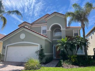 633 Fabulous 6 bed Home with Due South Facing Private Pool Themed Kids Rooms - Davenport - 9