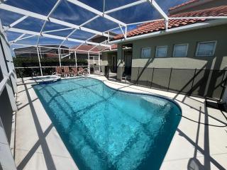 633 Fabulous 6 bed Home with Due South Facing Private Pool Themed Kids Rooms - Davenport - 6