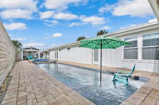 Duplex, Paradise Packs A Punch! Beachside Home, Heated Pool, Outdoor Lounge, Steps from Beach Access - St. Augustine - 0