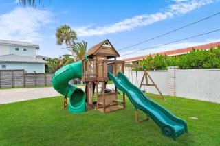 Duplex, Paradise Packs A Punch! Beachside Home, Heated Pool, Outdoor Lounge, Steps from Beach Access - St. Augustine - 9