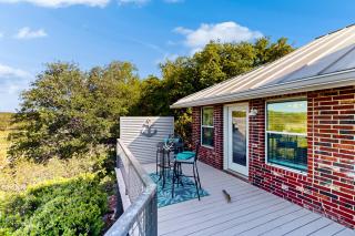 Lake Bluff Retreat - Canyon Lake - 6