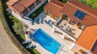 Ferienhaus mit Privatpool für 10 Personen ca 310 qm in Barban, Istrien Bucht von Raša - Barban - 2