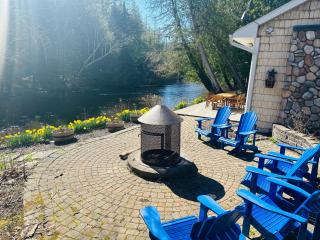 Boardman Monarch! River! Hot Tub! Fireplace! - 4