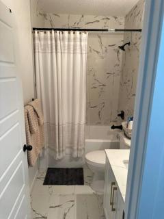 Guest suite in Southwest Calgary - 7