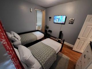Calm 3 Bedroom apartment - Newark - 3