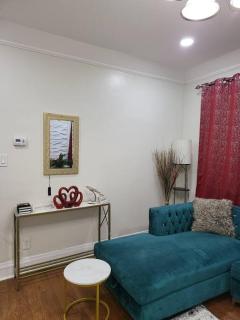 Calm 3 Bedroom apartment - Newark - 2