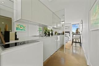 Modern Potts Point Studio - Sydney - 3