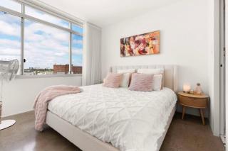 Best of city-suburbs living in trendy Darlinghurst - Sydney - 8