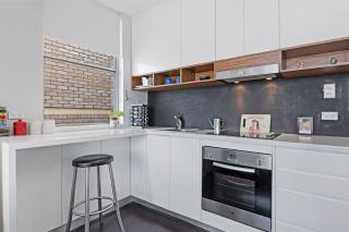 Centennial Park Light filled Modern Studio - 6