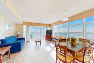 *Incredible OceanFRONT Views*Pools*Lazy River*A133 - Myrtle Beach - 0