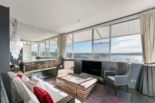 Luxury 1 Bedroom Apt with Harbour Views & Parking - 0