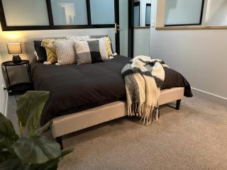 Apt with Aircon & Loft Bedroom Great Location - Devonport - 1