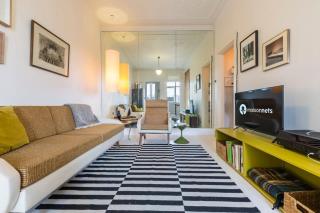 Top Floor 1 Bedroom Apt with Views Close To CBD - Sydney - 0