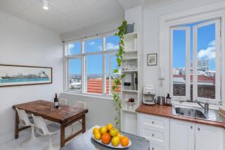 Top Floor 1 Bedroom Apt with Views Close To CBD - Sydney - 8